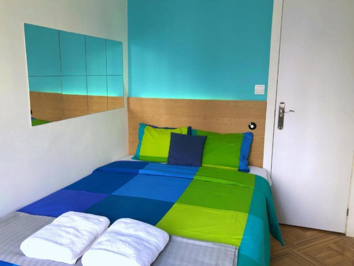Apartamentos Smartrenting Gran Via Madrid Exterior photo