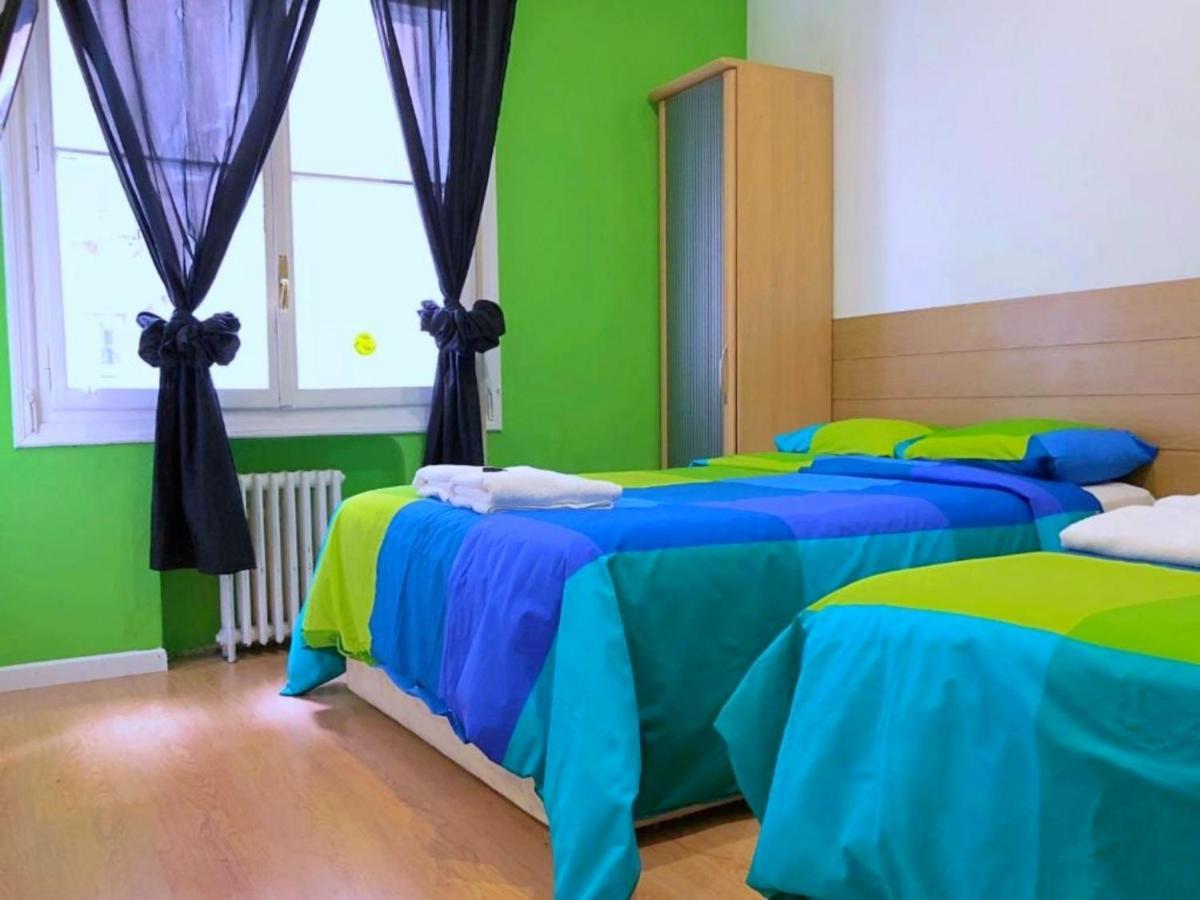 Apartamentos Smartrenting Gran Via Madrid Exterior photo